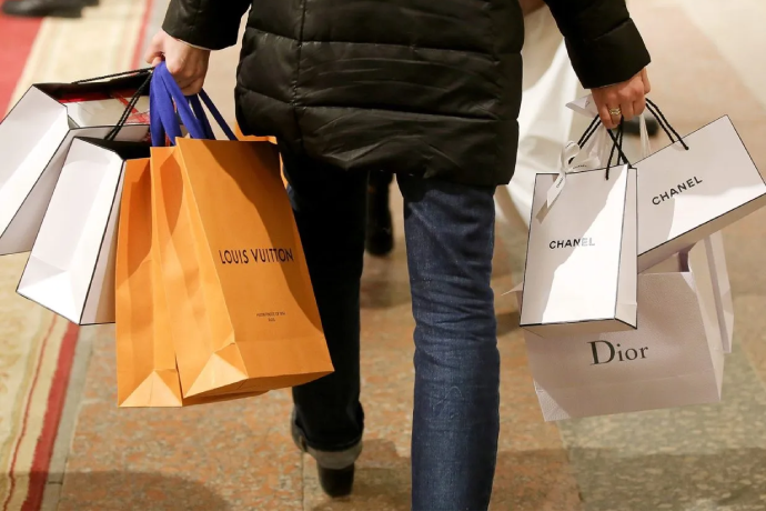 La Pièce de Luxe : Quand l'Exclusivité Rencontre l'Opulence