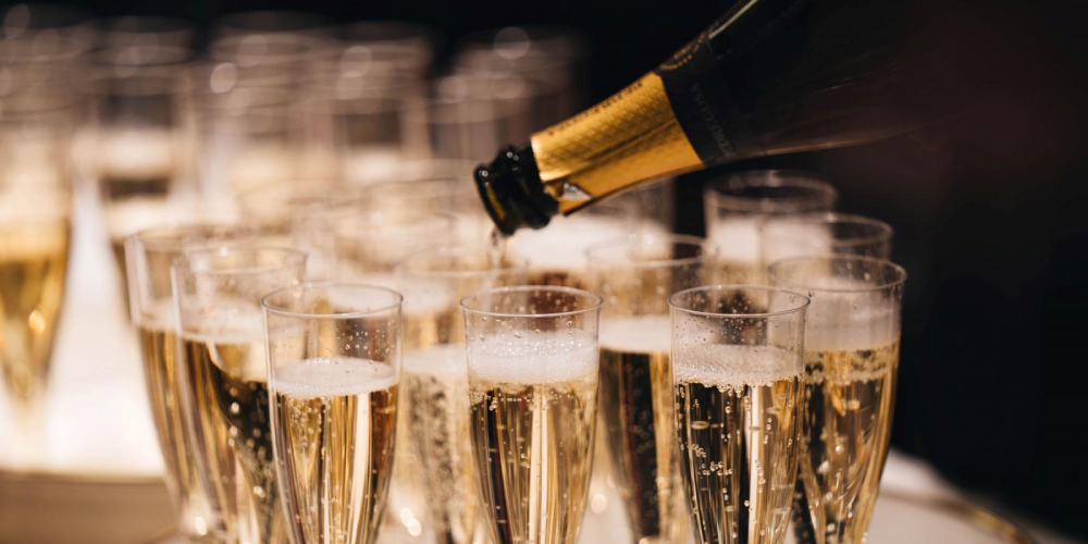 Le champagne : un produit de luxe apprécié lors de grands évènements