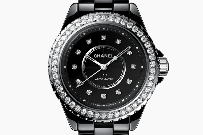 Chanel J12 Diamants : l’horlogerie de luxe entre innovation et éclat intemporel
